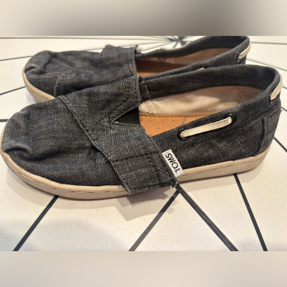 TOMS Little Kids Slip-ons (Size 11)